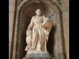 [Cliquez pour agrandir : 90 Kio] Azpeitia - La basilique Saint-Ignace : l'extérieur : statue.