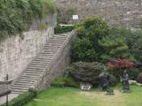 [Cliquez pour agrandir : 140 Kio] Nankin - La porte de Chine : cour et jardin intérieurs.