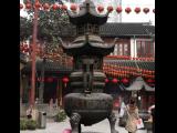 [Cliquez pour agrandir : 126 Kio] Shanghai - Le temple du Bouddha de jade : récipient.