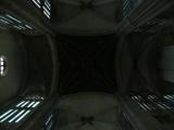 [Cliquez pour agrandir : 65 Kio] Beauvais - La cathédrale : la voûte à l'intersection de la nef et du transept.