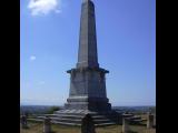 [Cliquez pour agrandir : 49 Kio] Mouguerre - Le monument aux morts, près du panorama.