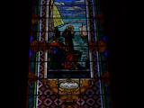 [Cliquez pour agrandir : 93 Kio] Rio de Janeiro - L'église Saint-Antoine-des-Pauvres : vitrail représentant la vie de Saint Antoine.