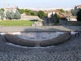 [Cliquez pour agrandir : 120 Kio] Lyon - Théâtre antique à Fourvière et son pavage de marbres de la Méditerranée.