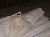 [Cliquez pour agrandir : 60 Kio] Saint-Denis - La basilique : le gisant de Clovis Ier.