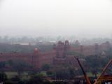 [Cliquez pour agrandir : 80 Kio] Delhi - Le fort rouge vu du minaret de la grande mosquée.