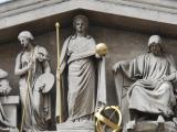 [Cliquez pour agrandir : 103 Kio] London - The British Museum: pediment.