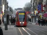 [Cliquez pour agrandir : 89 Kio] Reims - Le tramway.