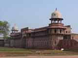 [Cliquez pour agrandir : 93 Kio] Agra - Le fort : le palais de Jahangir.