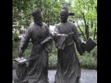 [Cliquez pour agrandir : 145 Kio] Shanghai - Le parc Guangqi : statues représentant Xu Guangqi et Matteo Ricci.
