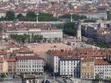 [Cliquez pour agrandir : 164 Kio] Lyon - La place Bellecour vue depuis Fourvière.