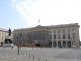 [Cliquez pour agrandir : 71 Kio] Reims - La place Royale : vue générale.