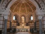 [Cliquez pour agrandir : 106 Kio] Lyon - La basilique Notre-Dame-de-Fourvière : l'église basse : le chœur.