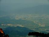 [Cliquez pour agrandir : 60 Kio] Huang Shan - La vallée vue depuis la montagne.