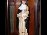 [Cliquez pour agrandir : 80 Kio] Rio de Janeiro - L'église de la Résurrection : statue de Sainte Thérèse.