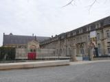 [Cliquez pour agrandir : 77 Kio] Reims - Le palais du Tau : vue générale.