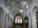 [Cliquez pour agrandir : 73 Kio] Saint-Jean-de-Maurienne - La cathédrale Saint-Jean-Baptiste : la nef.