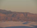 [Cliquez pour agrandir : 36 Kio] White Sands - Mountains at sunset.