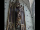 [Cliquez pour agrandir : 93 Kio] Chalon-sur-Saône - La cathédrale Saint-Vincent : la façade : retable et statue.