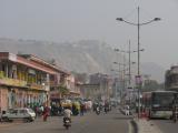 [Cliquez pour agrandir : 98 Kio] Jaipur - Une rue près du fort d'Amber.