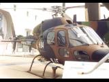 [Cliquez pour agrandir : 67 Kio] Le Bourget - Salon 1997 : hélicoptère AS 555.