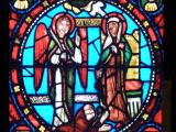 [Cliquez pour agrandir : 173 Kio] Saint-Denis - La basilique : le vitrail de l'Annonciation avec Suger.