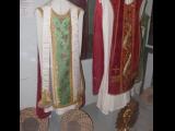 [Cliquez pour agrandir : 78 Kio] Tucson - Mission San Xavier: the museum: chasubles.