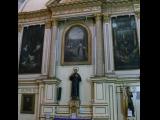 [Cliquez pour agrandir : 152 Kio] Mexico - L'église Sainte-Inès : fresques et statue.