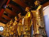 [Cliquez pour agrandir : 110 Kio] Shanghai - Le temple du Bouddha de jade : statues.