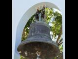[Cliquez pour agrandir : 102 Kio] Caduaño - L'église Notre-Dame-de-Fatima : la cloche.