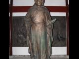 [Cliquez pour agrandir : 84 Kio] Hangzhou - Le temple de Yue Fei : statue.