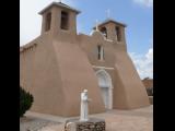 [Cliquez pour agrandir : 55 Kio] Ranchos de Taos - San Francisco de Asís church: front view.