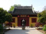[Cliquez pour agrandir : 99 Kio] Suzhou - Le temple Dinghui : salle de prière.
