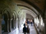 [Cliquez pour agrandir : 79 Kio] Vézelay - La basilique Sainte-Marie-Madeleine : le cloître.