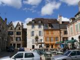[Cliquez pour agrandir : 103 Kio] Auxerre - La place Saint-Nicolas : vue générale.