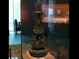 [Cliquez pour agrandir : 77 Kio] Suzhou - Le musée : le pilier en perles de la pagode Ruiguang.