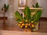 [Cliquez pour agrandir : 75 Kio] Dallas - The cathedral of Our Lady of Guadalupe: the choir: ambo bouquet.