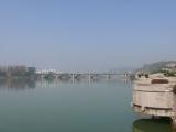 [Cliquez pour agrandir : 36 Kio] Lishui - Promenade le long de la rivière Oujiang.