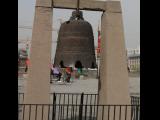 [Cliquez pour agrandir : 84 Kio] Xi'an - Les remparts : cloche d'alerte, près de la porte Est.