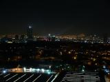 [Cliquez pour agrandir : 60 Kio] Monterrey - Vue générale de la ville, de nuit.