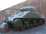 [Cliquez pour agrandir : 94 Kio] Belfort - La citadelle : char de la Seconde Guerre Mondiale.