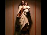[Cliquez pour agrandir : 53 Kio] Tucson - Saint-Cyril's church: statue of the Virgin with the Child.