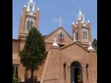 [Cliquez pour agrandir : 76 Kio] Albuquerque - The church of San Felipe de Neri: front view.