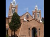 [Cliquez pour agrandir : 76 Kio] Albuquerque - The church of San Felipe de Neri: front view.