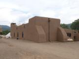 [Cliquez pour agrandir : 52 Kio] Taos Pueblo - The church of San Geronimo: back view.