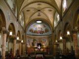 [Cliquez pour agrandir : 110 Kio] San Francisco - Saint Boniface's church: the nave and the choir.