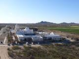[Cliquez pour agrandir : 84 Kio] Tucson - Mission San Xavier: general view from the hill.