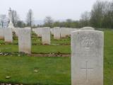 [Cliquez pour agrandir : 86 Kio] Somme - Mémorial de Thiepval : les tombes britanniques.