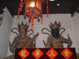 [Cliquez pour agrandir : 84 Kio] Shanghai - Le temple du Bouddha de jade : statues.