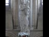 [Cliquez pour agrandir : 72 Kio] Vézelay - La basilique Sainte-Marie-Madeleine : statue de la Vierge à l'Enfant.
