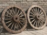 [Cliquez pour agrandir : 130 Kio] Xi'an - Les remparts : roues en bois.